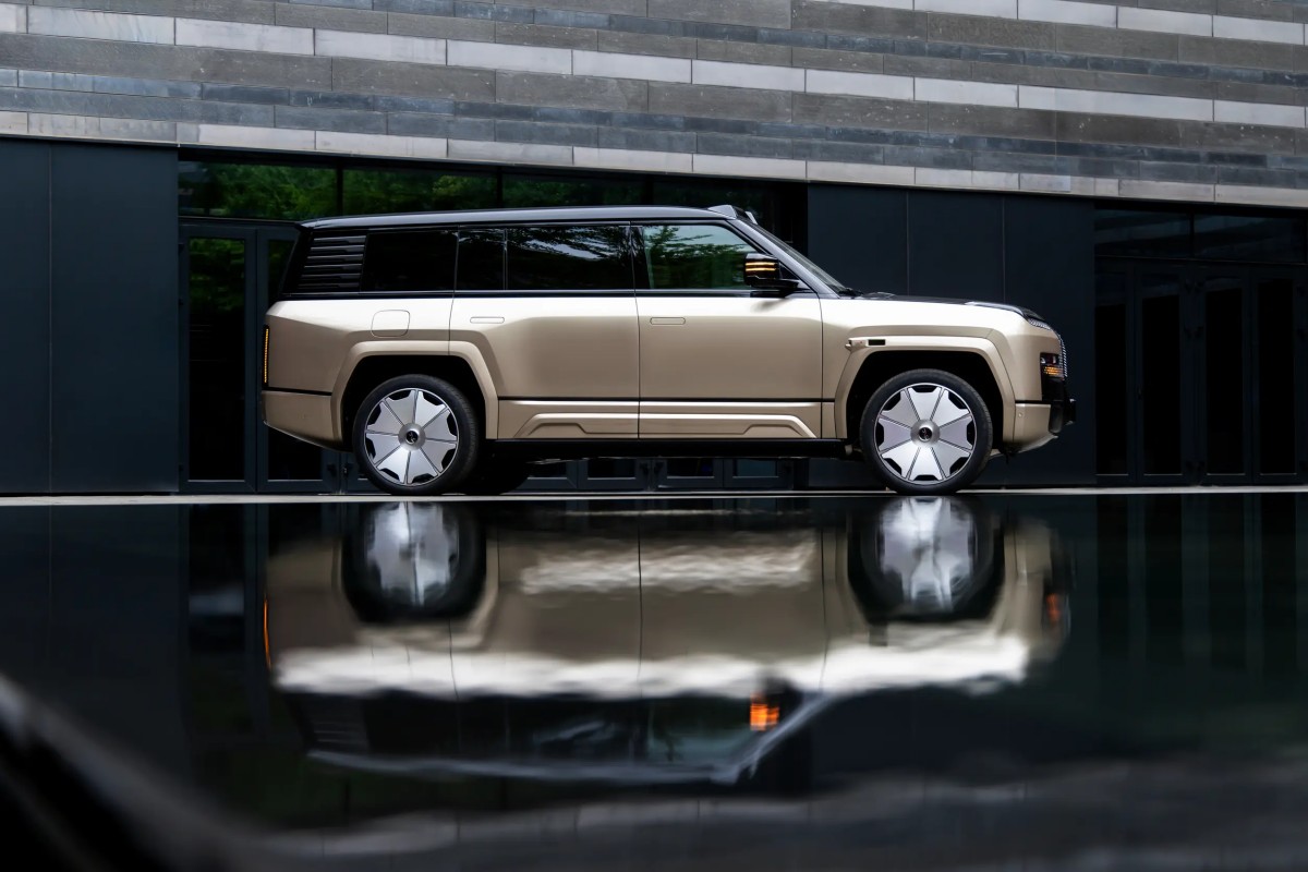 Yangwang U8L Gold Edition