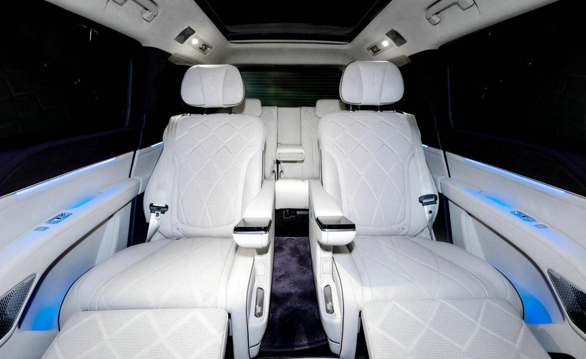 BYD Yangwang U8L Second Row Seats