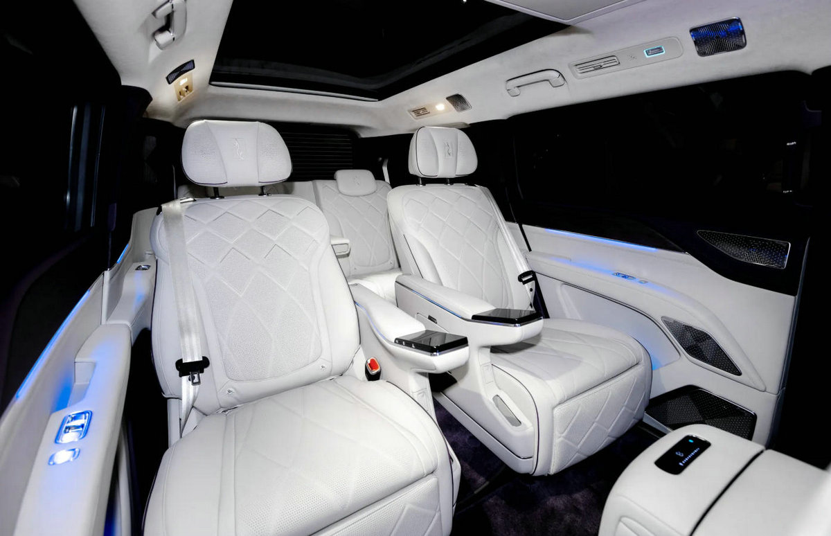 BYD Yangwang U8L Executive (Boss) Seats