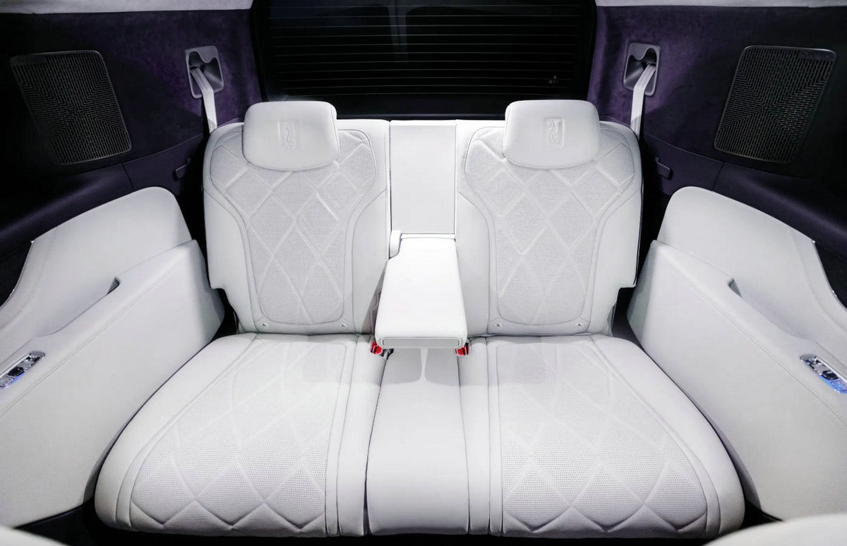 BYD Yangwang U8L Third Row Seats