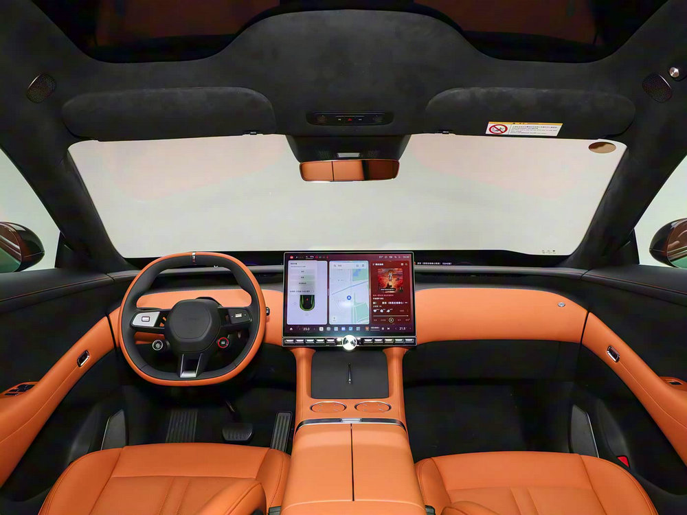 Xiaomi YU7 Center Console & Dashboard: Orange Interior