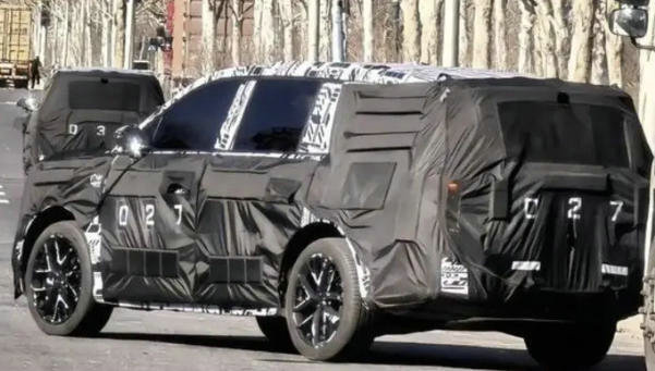 Spy photos of the Xiaomi YU9 test vehicle