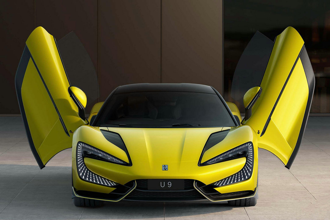 Yangwang U9 Butterfly Door