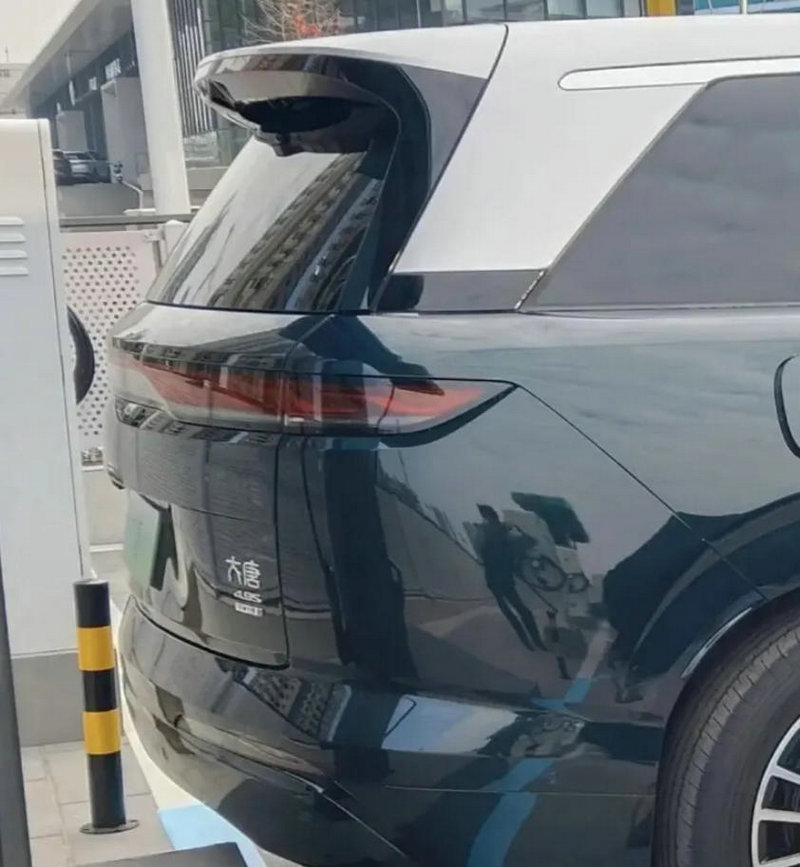 BYD Da Tang Back View