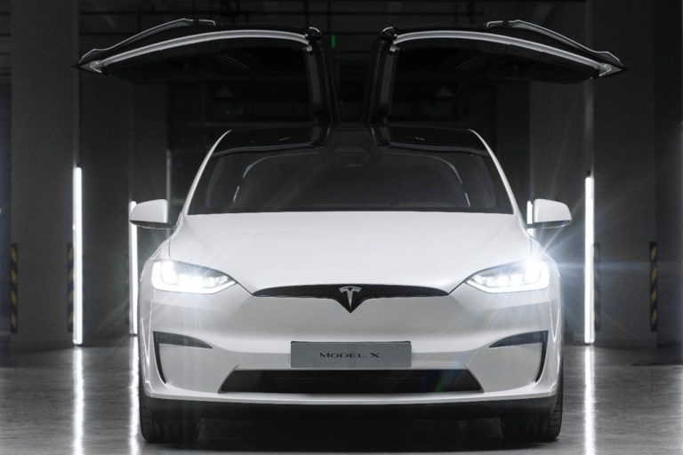 Tesla Model X Plaid