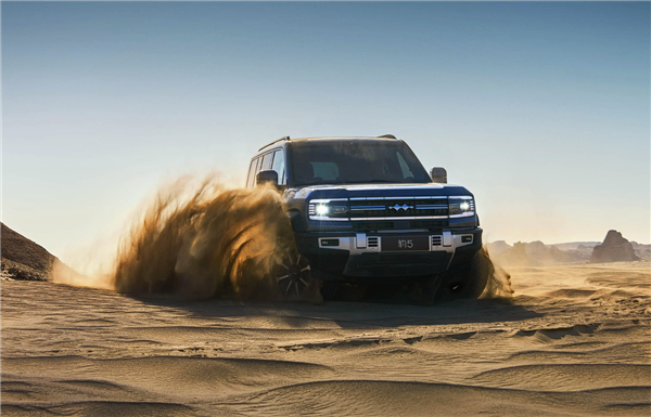 Three pictures reveal the driving mode and fuel consumption of Fang Leopard