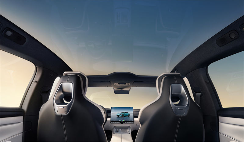 Xiaomi su7 interior panoramic sunroof