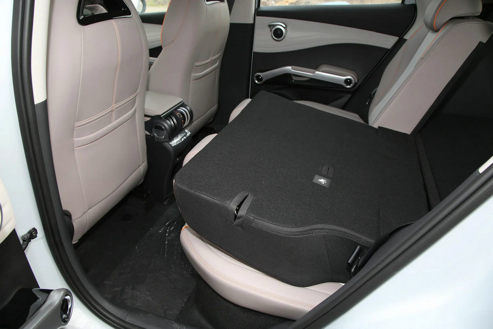 BYD yuan plus rear seats fold down effect