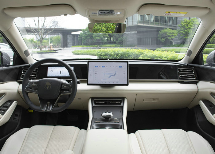 byd qin L interior-center console