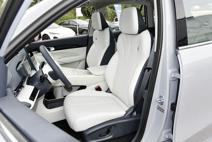 Geely Galaxy E5 Front seats